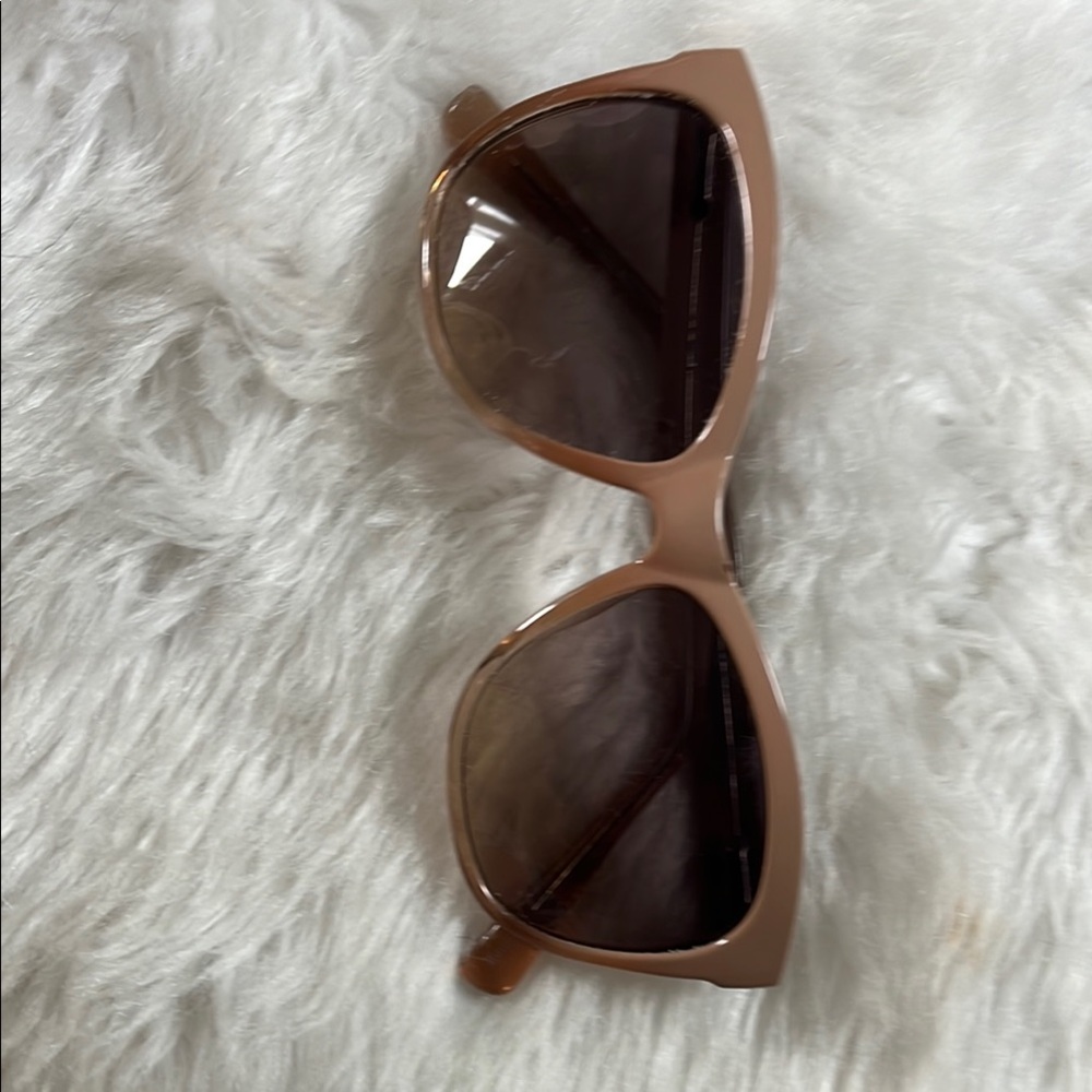 Stylish Tan Sunglasses